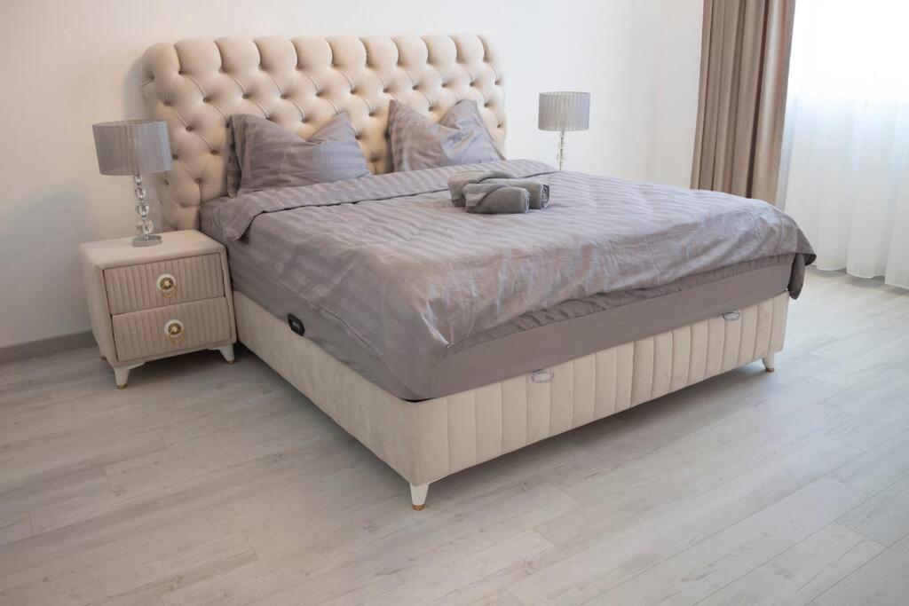 Luxury 2 Bedroom Apartment Бухарест Екстер'єр фото